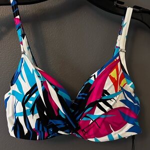 NWT Calvin Klein Twist Underwire Bikini Bra Top Swimsuit Size XS